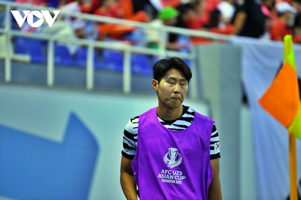 Lee Kang-in sững sờ khi chiêm ngưỡng siêu phẩm của Vũ Tiến Long vào lưới U23 Hàn Quốc - Ảnh 9. Lee Kang-in sững sờ khi chiêm ngưỡng siêu phẩm của Vũ Tiến Long vào lưới U23 Hàn Quốc - Ảnh 9.