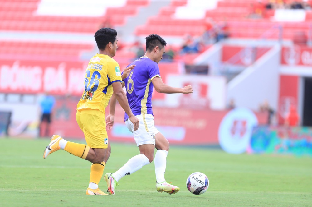 TRỰC TIẾP Hà Nội FC 2-0 HAGL: Đoàn quân bầu Đức liên tục nhận trái đắng từ quá sớm - Ảnh 1.