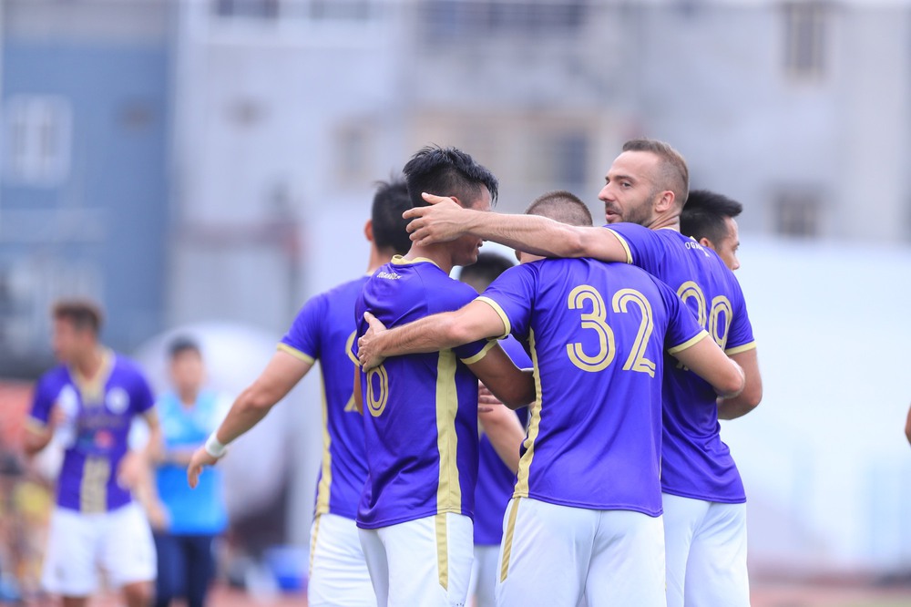 TRỰC TIẾP Hà Nội FC 2-0 HAGL: Đoàn quân bầu Đức liên tục nhận trái đắng từ quá sớm - Ảnh 3.