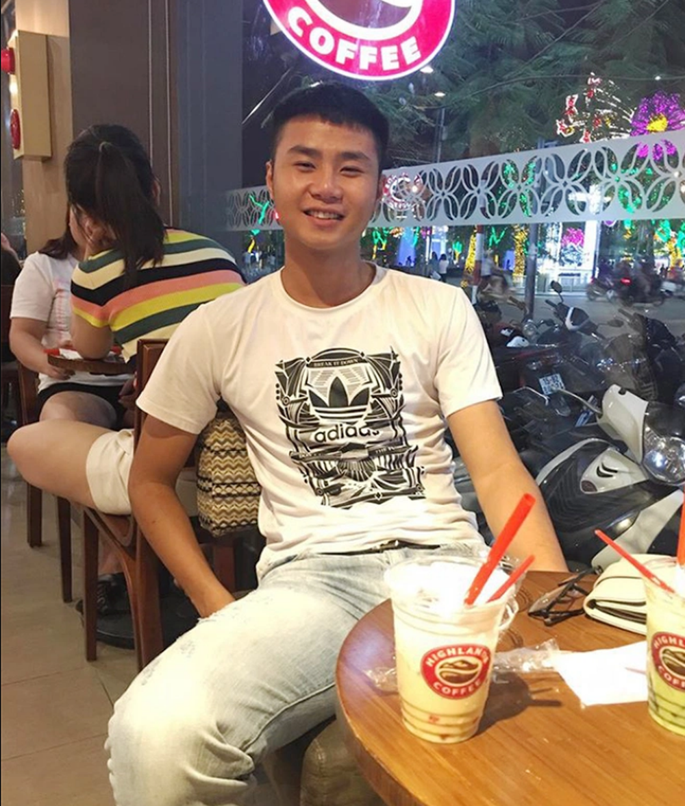 Gu thời trang của dàn cầu thủ bóng đá Việt: Người giản dị, người sở hữu loạt đồ hiệu đắt đỏ - Ảnh 8.