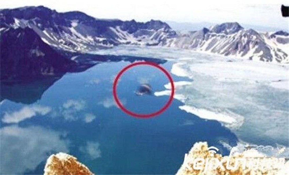 Bí ẩn hồ Thiên Trì bao quanh toàn núi, không có nguồn nước chảy vào, trữ lượng 2 tỷ tấn - Ảnh 5.