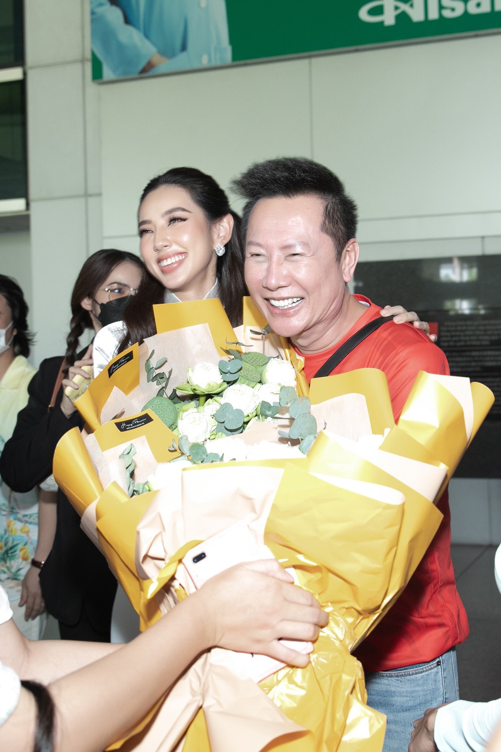 Thùy Tiên đón chủ tịch Miss Grand International sang thăm Việt Nam - Ảnh 3.