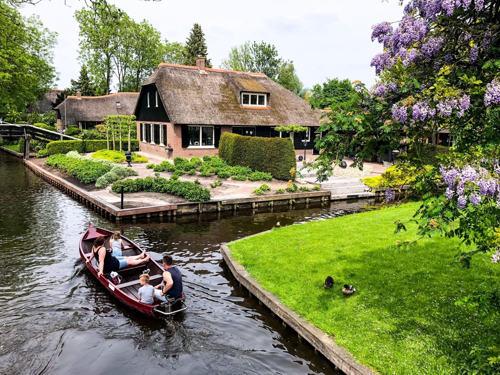 Tháng 6 này, hãy khám phá vẻ đẹp của ngôi làng đẹp nhất Hà Lan - Venice thứ 2 của châu Âu - Ảnh 5.