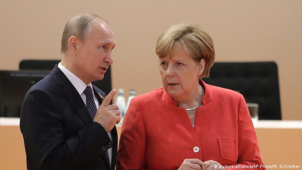 Cựu Thủ tướng Đức khẳng định bà không hề ngây thơ trong mối quan hệ với Tổng thống Putin - Ảnh 1.