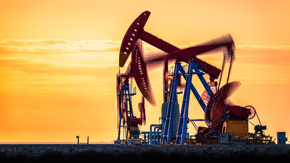 Giá dầu tăng cao, Mỹ âm thầm bật đèn xanh cho hai quốc gia đối địch xuất khẩu dầu - Ảnh 1.