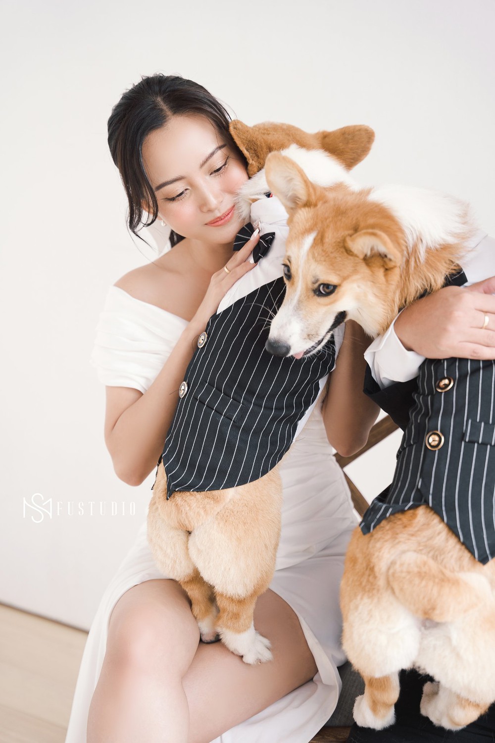 Letting the dog take a wedding photo together, the couple made netizens' hearts flutter because they were so cute - Photo 4.