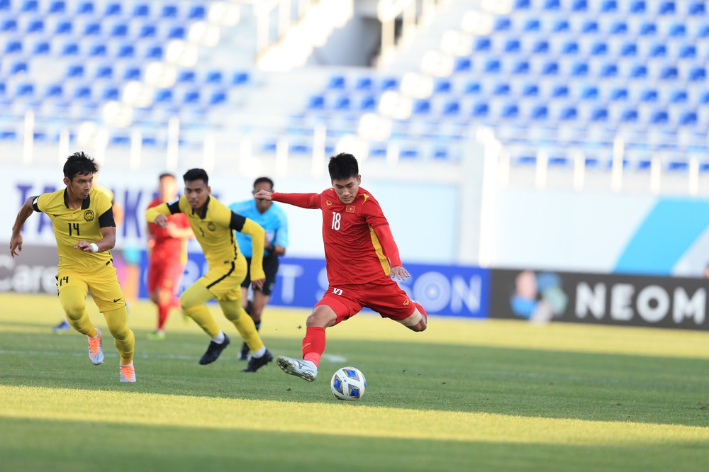 TRỰC TIẾP U23 Việt Nam 0-0 U23 Malaysia: U23 Việt Nam dùng đội hình siêu tấn công - Ảnh 1.