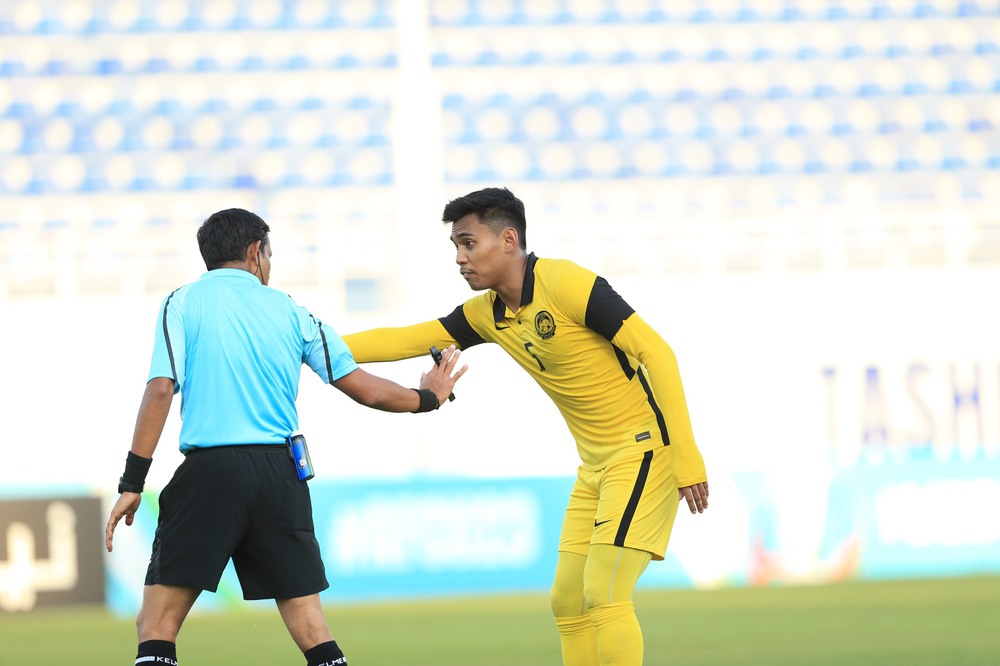 TRỰC TIẾP U23 Việt Nam 2-0 U23 Malaysia: VAR can thiệp, U23 Việt Nam ghi bàn nhờ penalty - Ảnh 1.