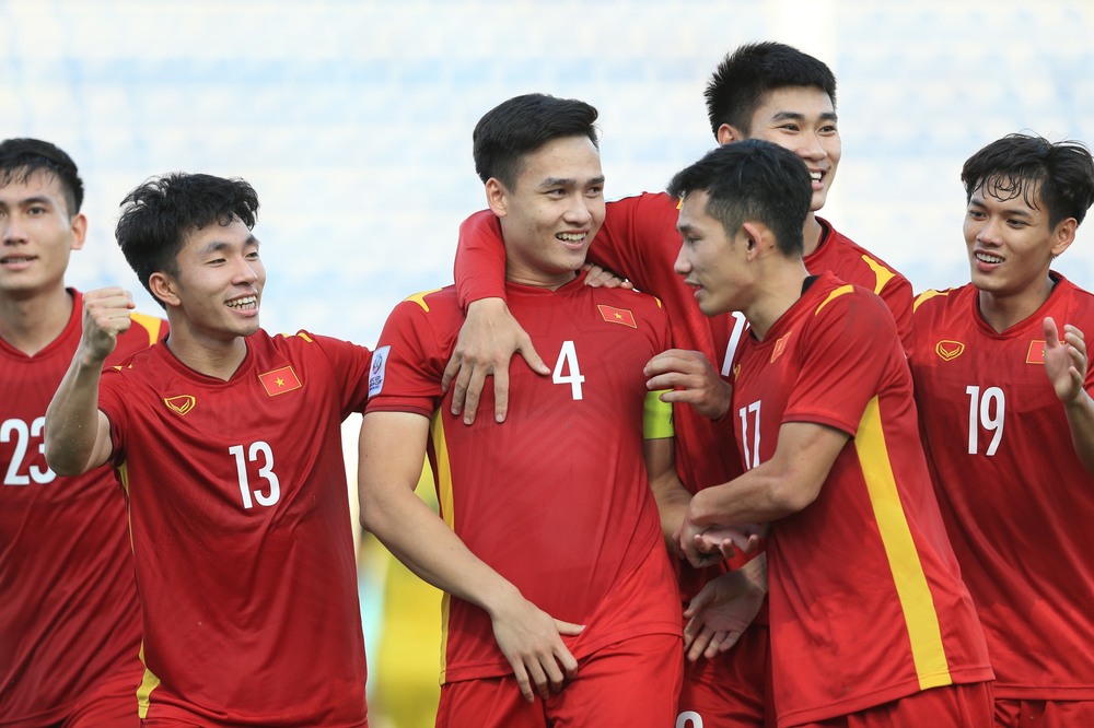 TRỰC TIẾP U23 Việt Nam 2-0 U23 Malaysia: VAR can thiệp, U23 Việt Nam ghi bàn nhờ penalty - Ảnh 3.