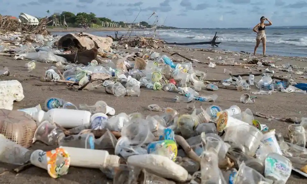Giải pháp để các nước vượt qua khủng hoảng rác thải nhựa - Ảnh 1.