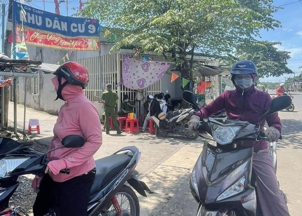 Heartbreaking murder in Dong Nai: Ex-husband murdered his wife and then committed suicide, leaving behind a young child - Photo 1.