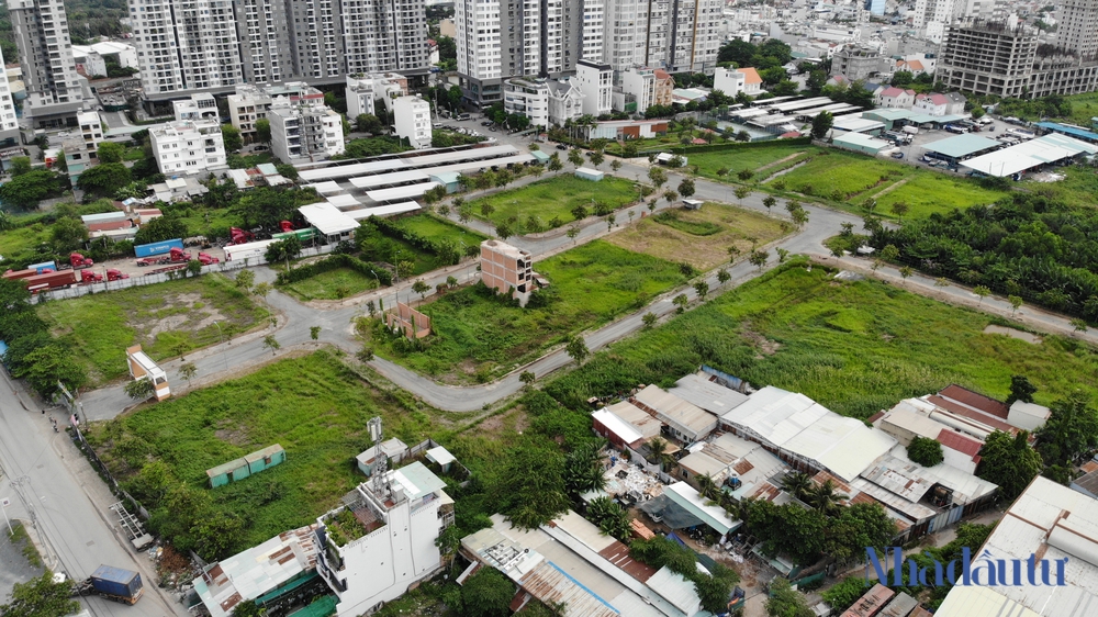 Dự án Lotus Residence sau 6 năm mở bán vẫn chỉ là bãi đất trống - Ảnh 3.
