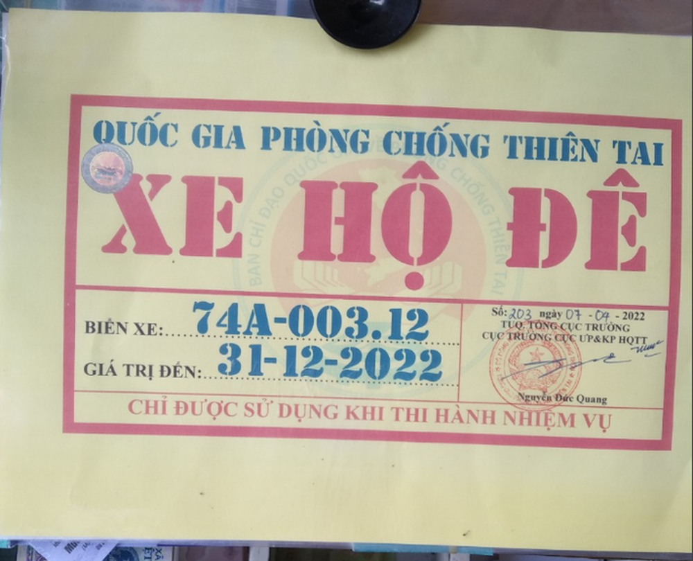  Tài xế xe biển xanh không chịu mua vé qua trạm, bất hợp tác  - Ảnh 3.