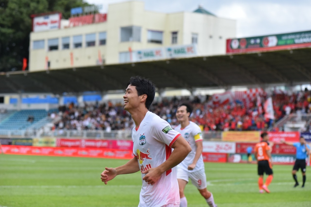 TRỰC TIẾP Bóng đá U19 Việt Nam vs U19 Thái Lan: Quyết đấu vì tấm vé bán kết - Ảnh 1.