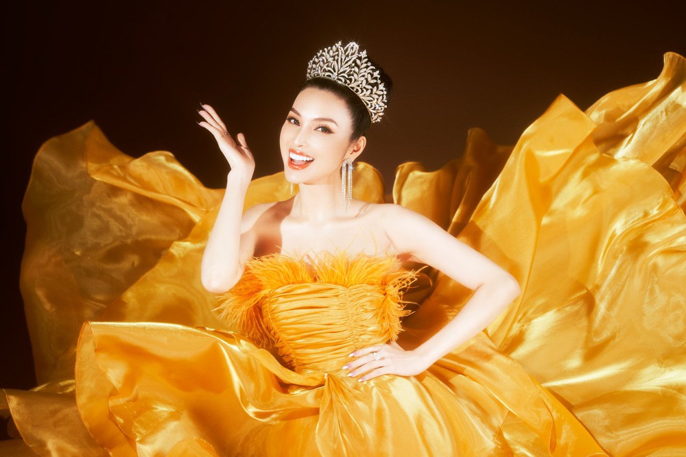 Kim Huyền Sâm: Chọn hoa hậu 27, 28 tuổi là bình thường - Ảnh 1.