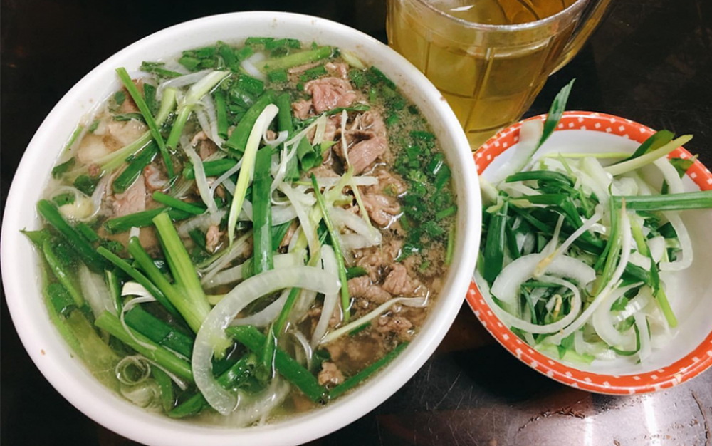 10 món ăn đường phố Việt Nam ngon nhất do CNN bình chọn - Ảnh 1.