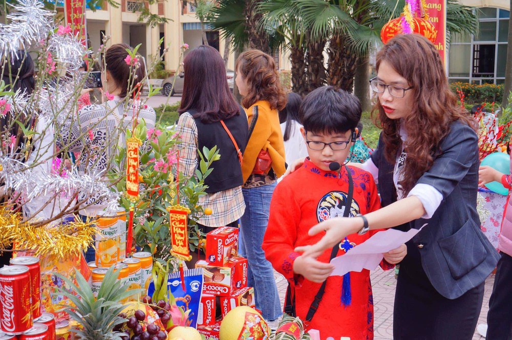 Cho học sinh chấm điểm cô chủ nhiệm, nữ giáo viên bị chấn động mạnh trước đám trò dễ thương - Ảnh 11.