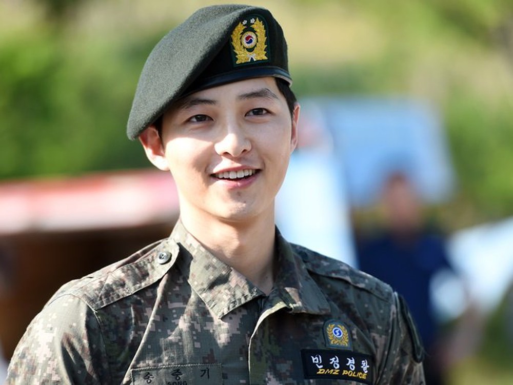 Đây là người quan trọng nhất đời Song Joong Ki: Khác một trời một vực nhưng gắn bó hơn cả gia đình - Ảnh 9.