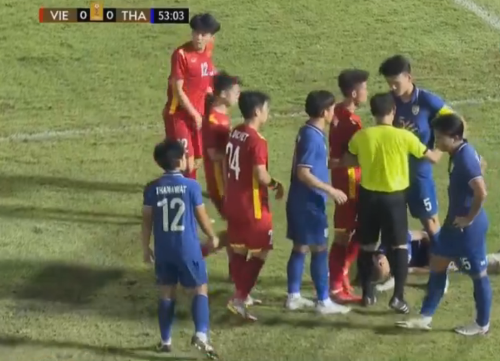 TRỰC TIẾP Bóng đá U19 Việt Nam 0-0 U19 Thái Lan: U19 Thái Lan chịu áp lực khủng khiếp - Ảnh 1.