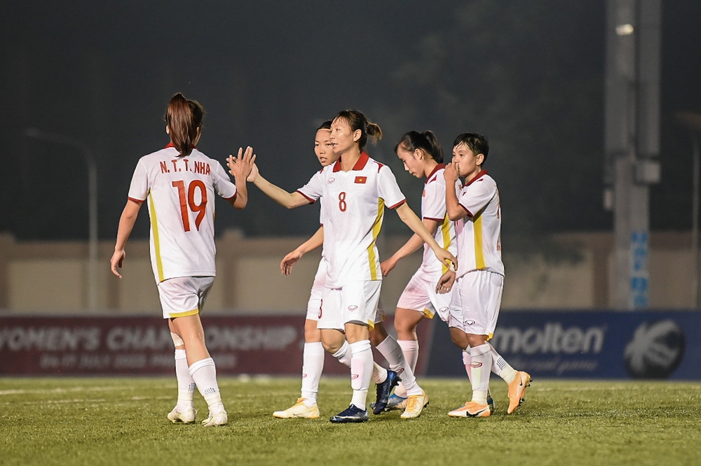 Trút mưa bàn thắng vào lưới Timor Leste, tuyển Việt Nam chiếm ngôi đầu từ tay Myanmar - Ảnh 2.
