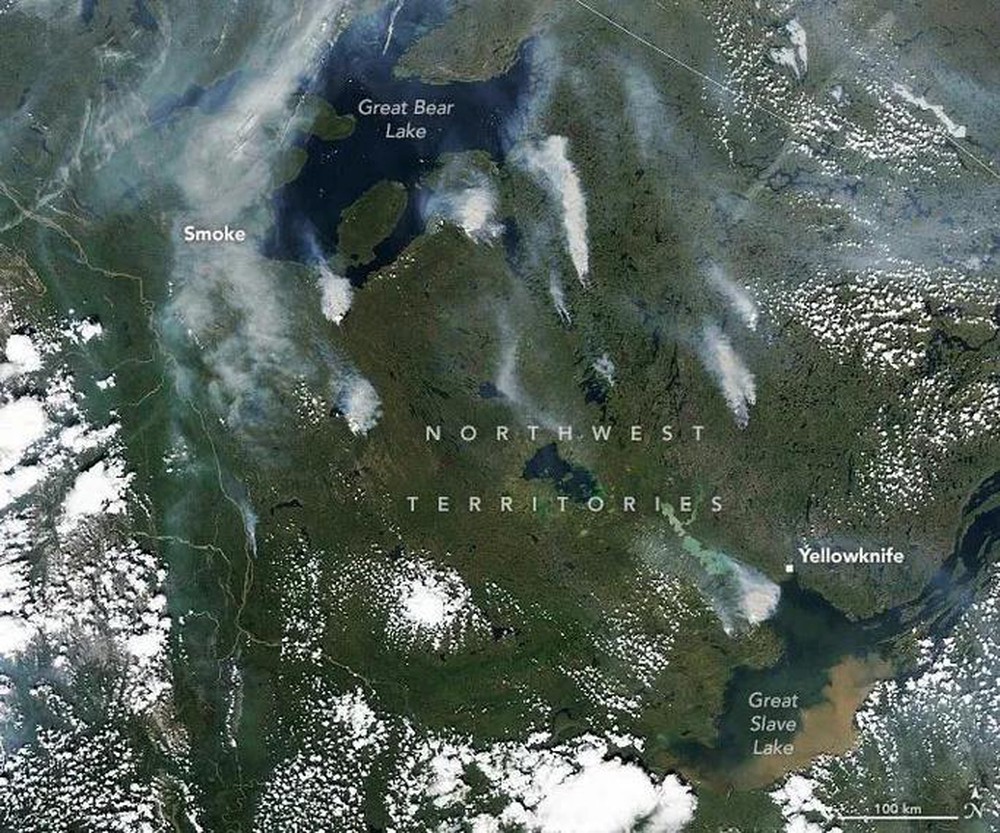 Bầu trời Bắc Cực đang đổi màu xám đen đáng sợ - Ảnh 3.