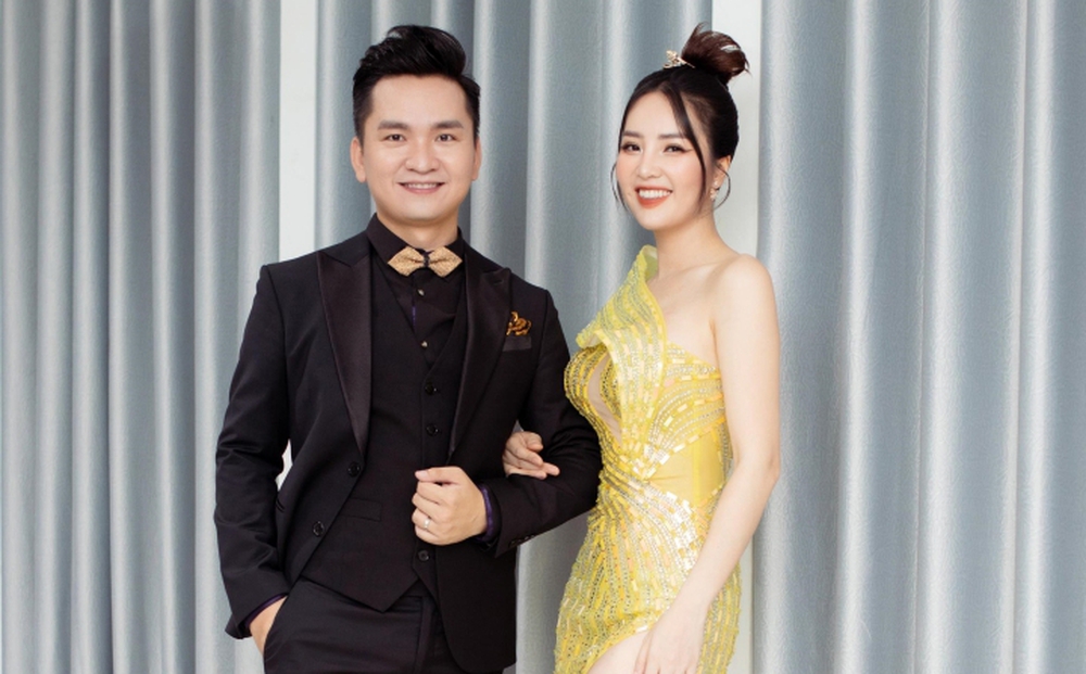 Á hậu Thụy Vân sánh đôi cùng MC Hạnh Phúc