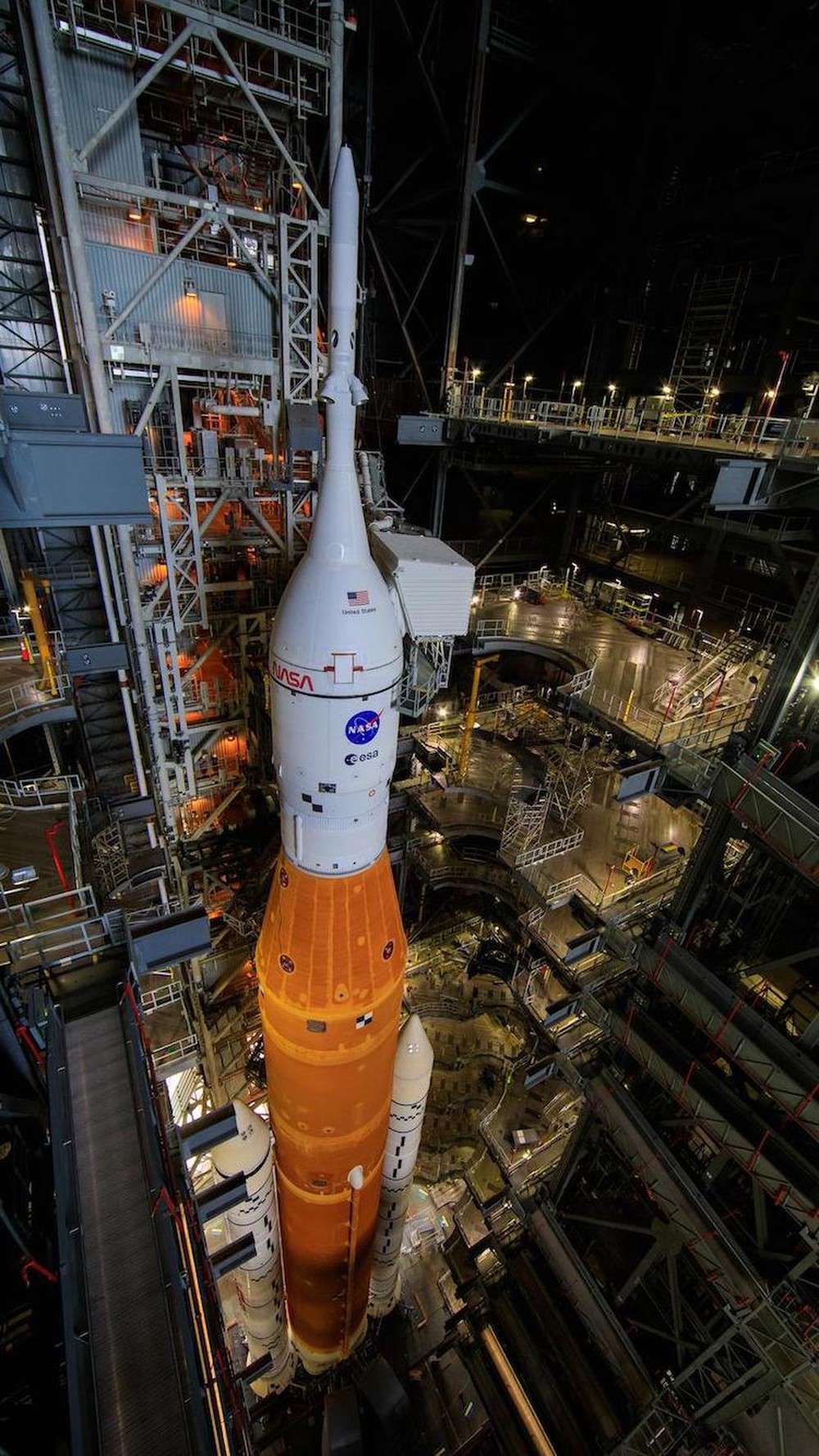 Siêu tên lửa mạnh nhất lịch sử NASA sắp khai hỏa: Dẫn lối cho kỷ lục thế giới nào? - Ảnh 1.