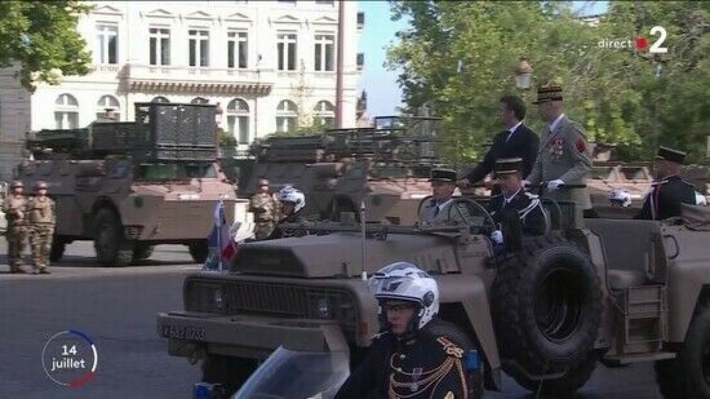 Pháp mời 9 đồng minh NATO ở sườn Đông châu Âu diễu binh mừng Quốc khánh - Ảnh 1.