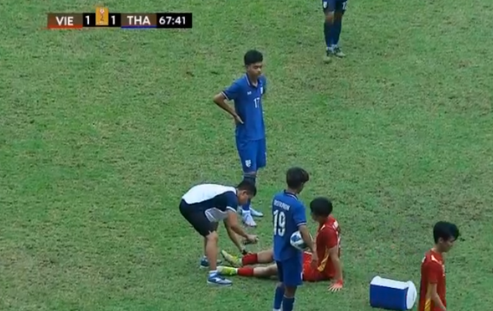 TRỰC TIẾP U19 Việt Nam 1-1 U19 Thái Lan: Quốc Việt lốp bóng tinh tế đem về bàn thắng - Ảnh 1.