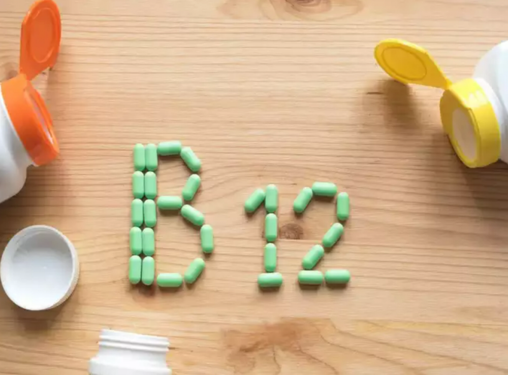 Dấu hiệu cảnh báo cơ thể thiếu hụt vitamin B12 nghiêm trọng - Ảnh 1.