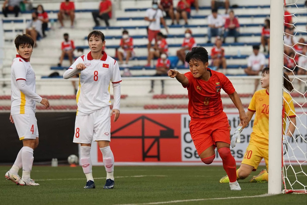 HẾT GIỜ Thái Lan 0-3 Philippines: Giống nữ Việt Nam, Thái Lan thua thảm Philippines - Ảnh 1.