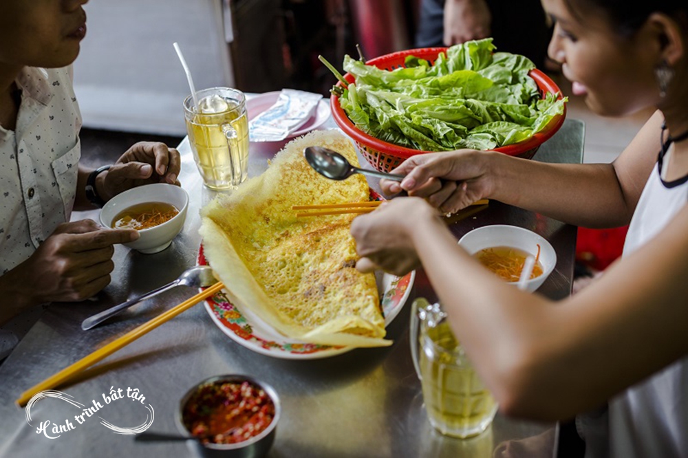 Món Việt hớp hồn nhà phê bình ẩm thực Ấn Độ, khiến khách Tây thốt lên: Bùng nổ vị giác!  - Ảnh 4.