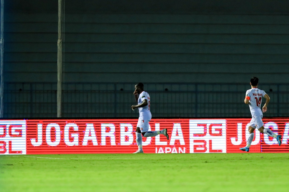 Chơi một trận đầy quả cảm, Nam Định khiến đại gia V.League “ôm hận” - Ảnh 5.