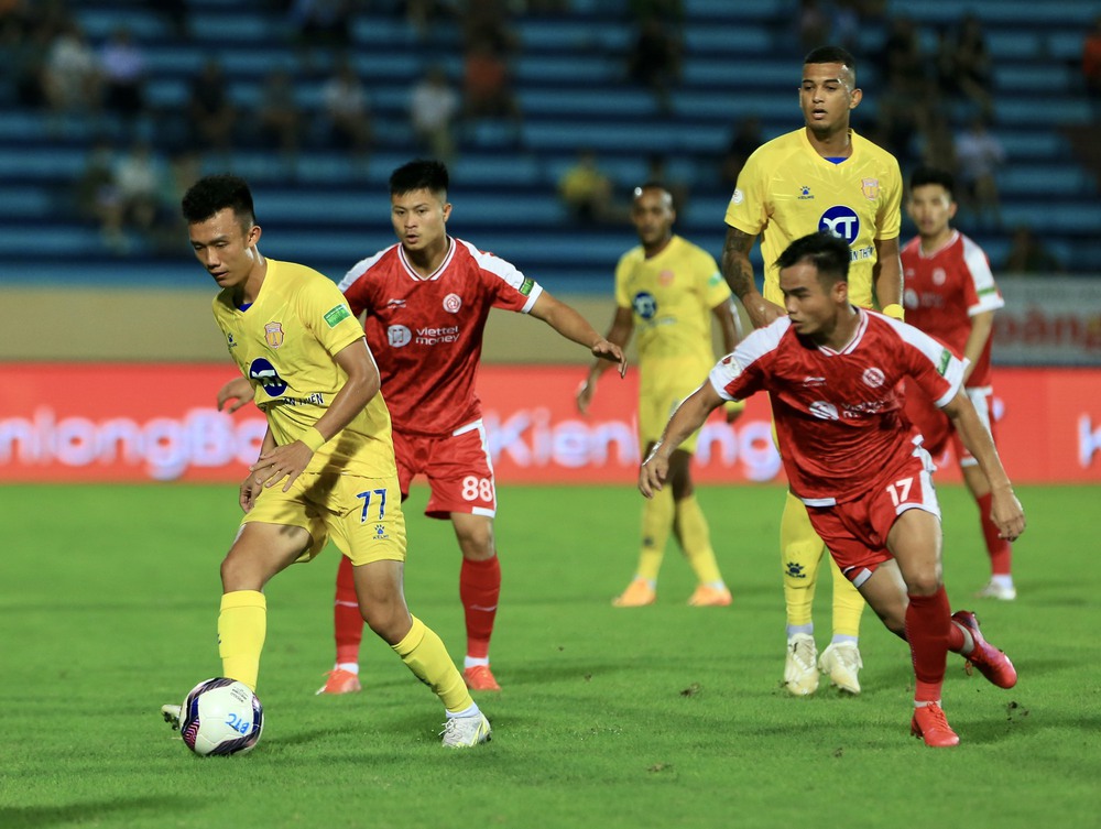 TRỰC TIẾP Nam Định 0-0 Viettel: Đội chiếu dưới chơi quả cảm, làm khó đại gia - Ảnh 1.