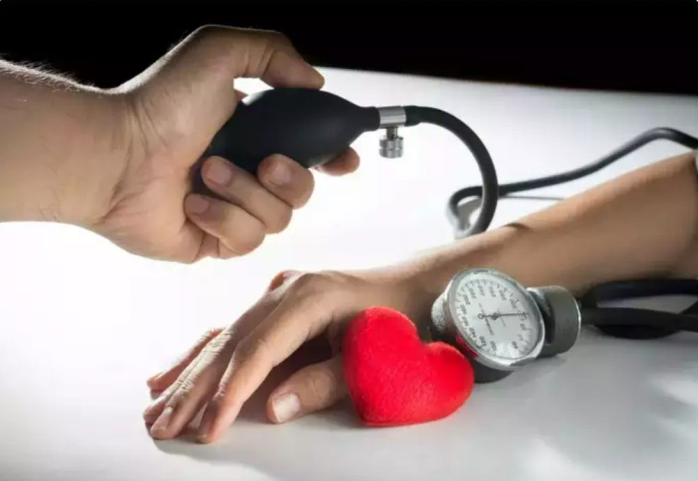 Lượng nước bạn nên uống để giảm huyết áp là bao nhiêu? - Ảnh 3.