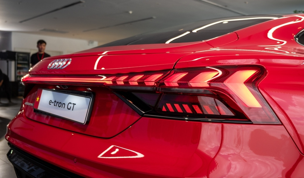 Ra mắt Audi e-tron GT tại Việt Nam: Giá từ 5,2 tỷ đồng, cạnh tranh trực tiếp Porsche Taycan - Ảnh 13.