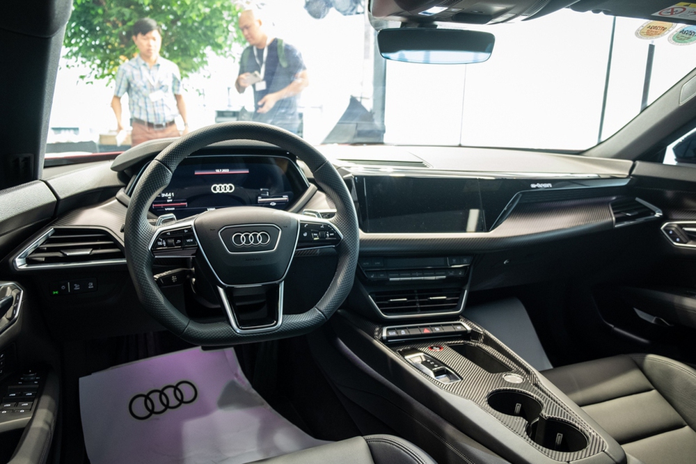 Ra mắt Audi e-tron GT tại Việt Nam: Giá từ 5,2 tỷ đồng, cạnh tranh trực tiếp Porsche Taycan - Ảnh 16.