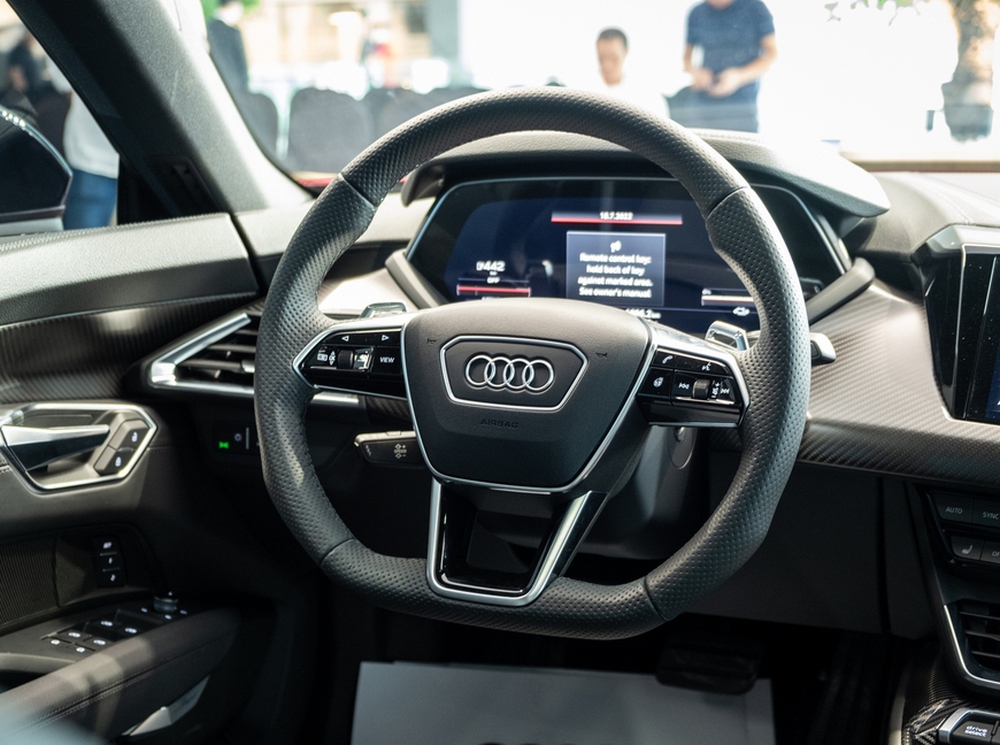 Ra mắt Audi e-tron GT tại Việt Nam: Giá từ 5,2 tỷ đồng, cạnh tranh trực tiếp Porsche Taycan - Ảnh 17.