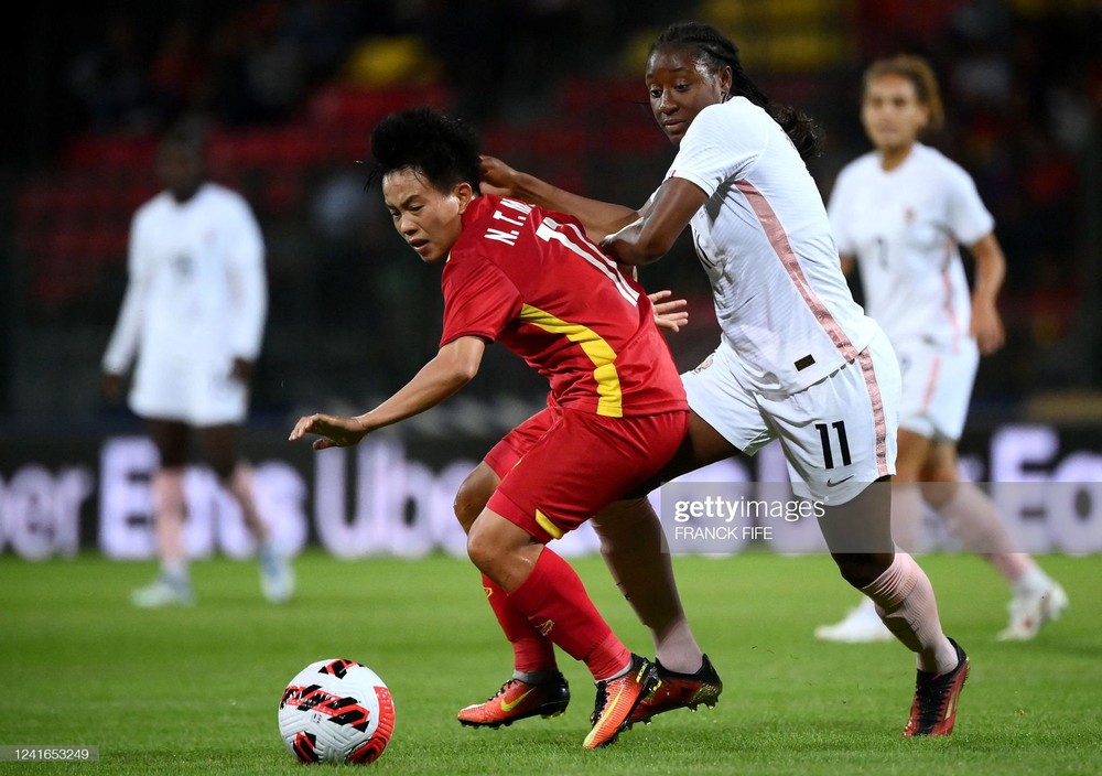 TRỰC TIẾP Bóng đá Việt Nam 0-7 Pháp: Tuyển nữ Việt Nam nỗ lực tìm kiếm bàn thắng - Ảnh 1.