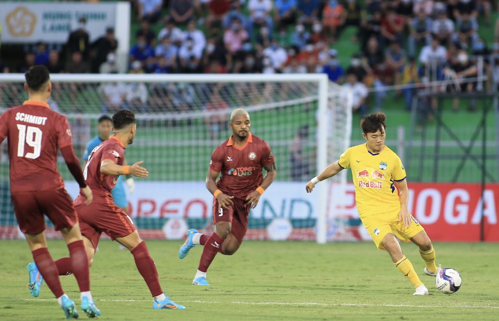 TRỰC TIẾP U19 Việt Nam vs U19 Indonesia: Song tấu U23 có mặt trong đội hình xuất phát - Ảnh 1.