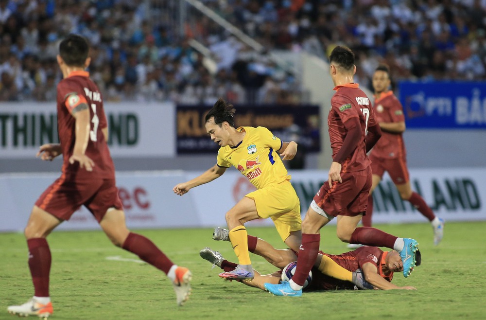 Dính thẻ đỏ, Thái Lan gửi lời đe dọa đến U19 Việt Nam bằng trận thắng đầu tay - Ảnh 1.