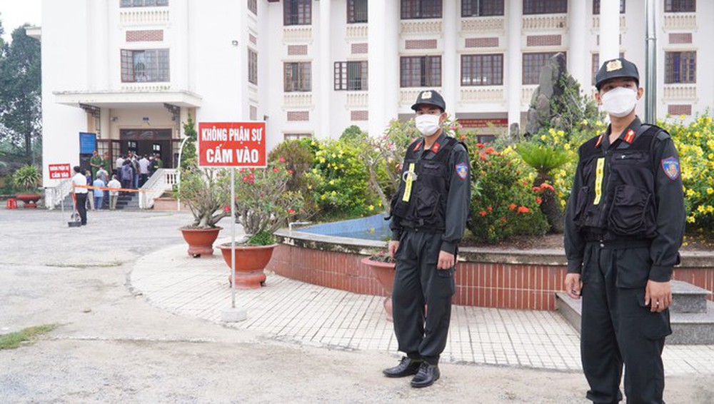Đang xét xử Lê Tùng Vân và 5 bị cáo ở “Tịnh thất Bồng Lai” - Ảnh 1.