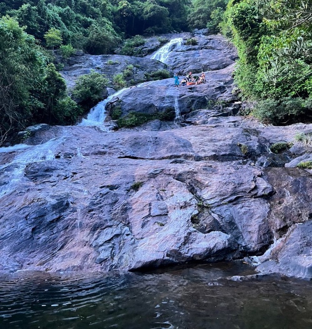 Đà Nẵng: Nhóm đi phượt gặp nạn trong rừng sâu, một người tử vong - Ảnh 3.