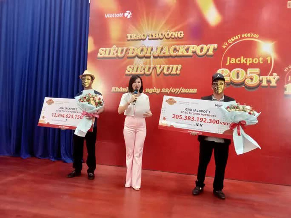 Người trúng Vietlott 205 tỉ đồng là chủ một doanh nghiệp ở Đà Nẵng - Ảnh 4.