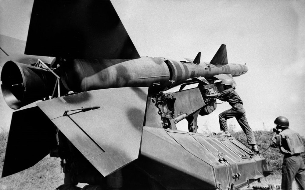 Tên lửa Việt Nam xuất sắc hạ Con ma Mỹ: 2 bất ngờ dành cho Không quân Mỹ ngay trận đầu - Ảnh 6.