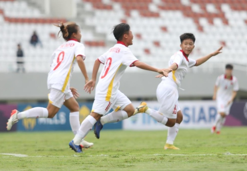 TRỰC TIẾP Việt Nam 9-0 Singapore: ĐT trẻ Việt Nam thắng đậm, nghênh chiến Thái Lan - Ảnh 1.