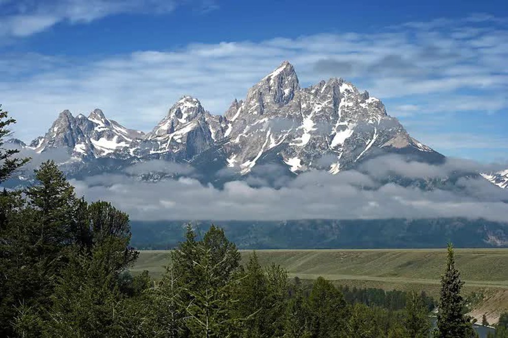 10 ngọn núi đẹp nhất thế giới năm 2022: Châu Á sở hữu 2 cái tên nổi tiếng bậc nhất - Ảnh 1.
