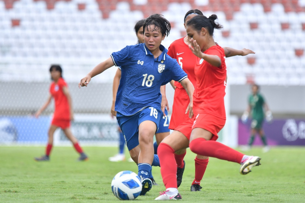 TRỰC TIẾP Bóng đá Thái Lan 0-0 Singapore: Tuyển Thái Lan gặp khó - Ảnh 1.