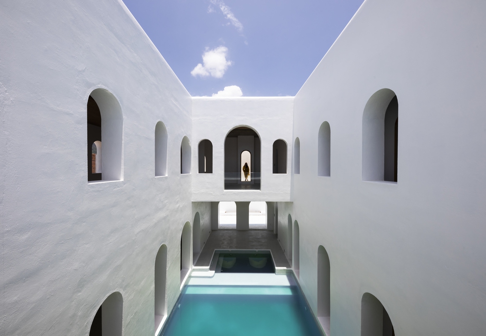 Ngôi nhà tựa Santorini thu nhỏ bên bờ biển Khánh Hòa với ngàn góc sống ảo - Ảnh 8.