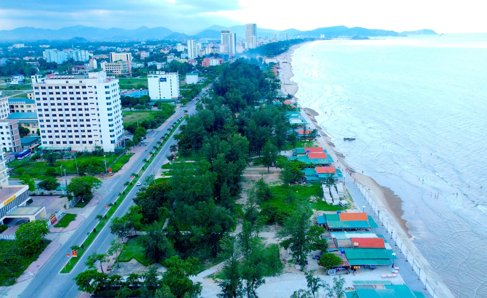 Thành phố Vinh dự kiến sáp nhập thị xã Cửa Lò và một phần huyện Nghi Lộc - Ảnh 3.